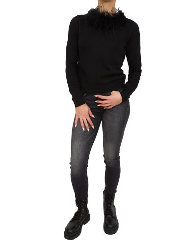 Женский свитер TWIN-SET MAGLIA SCOLLO A BARCHETTA CON PIUME NERO