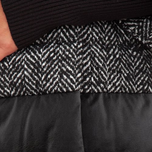 Женская зимняя куртка GUESS by Marciano GIUBBINO NERO